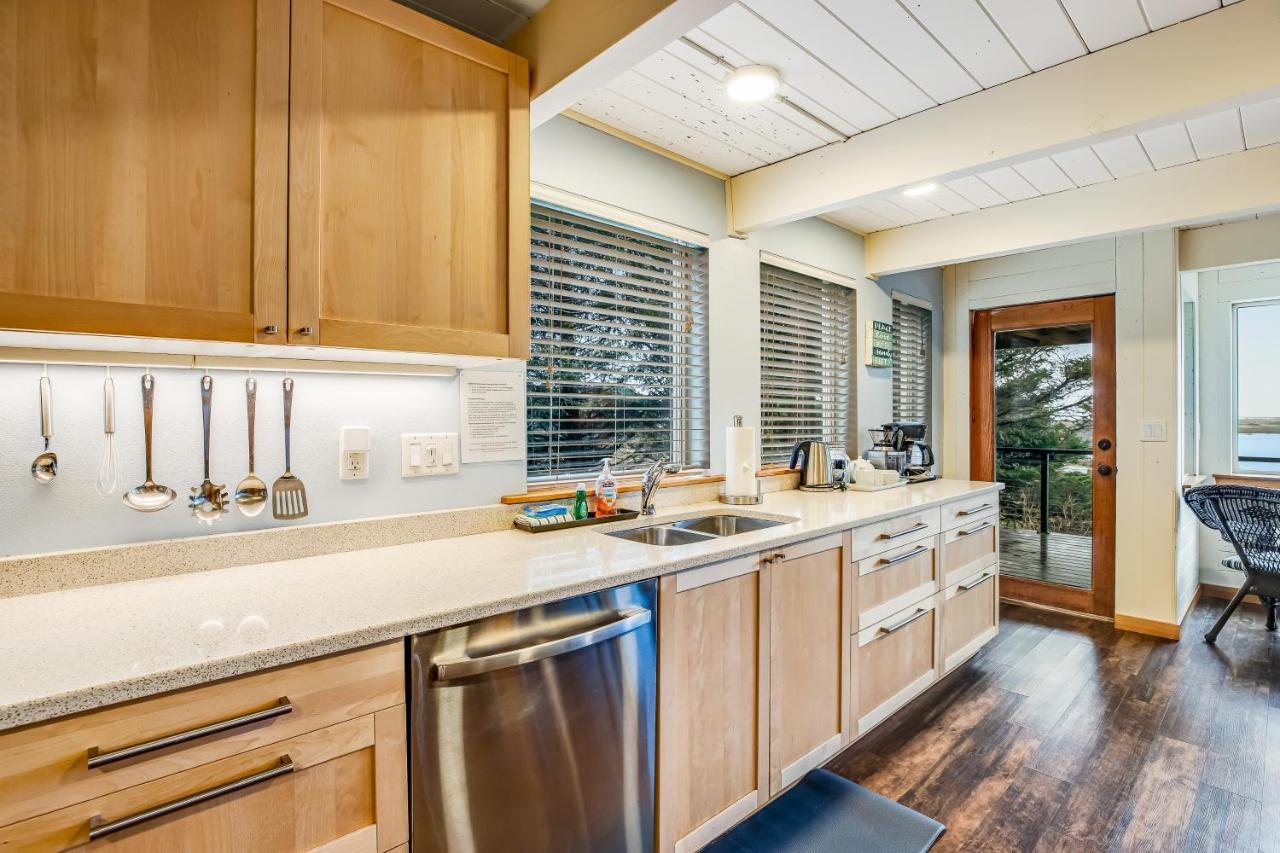 The Sandpiper At Bayocean Cape Meares Exterior photo